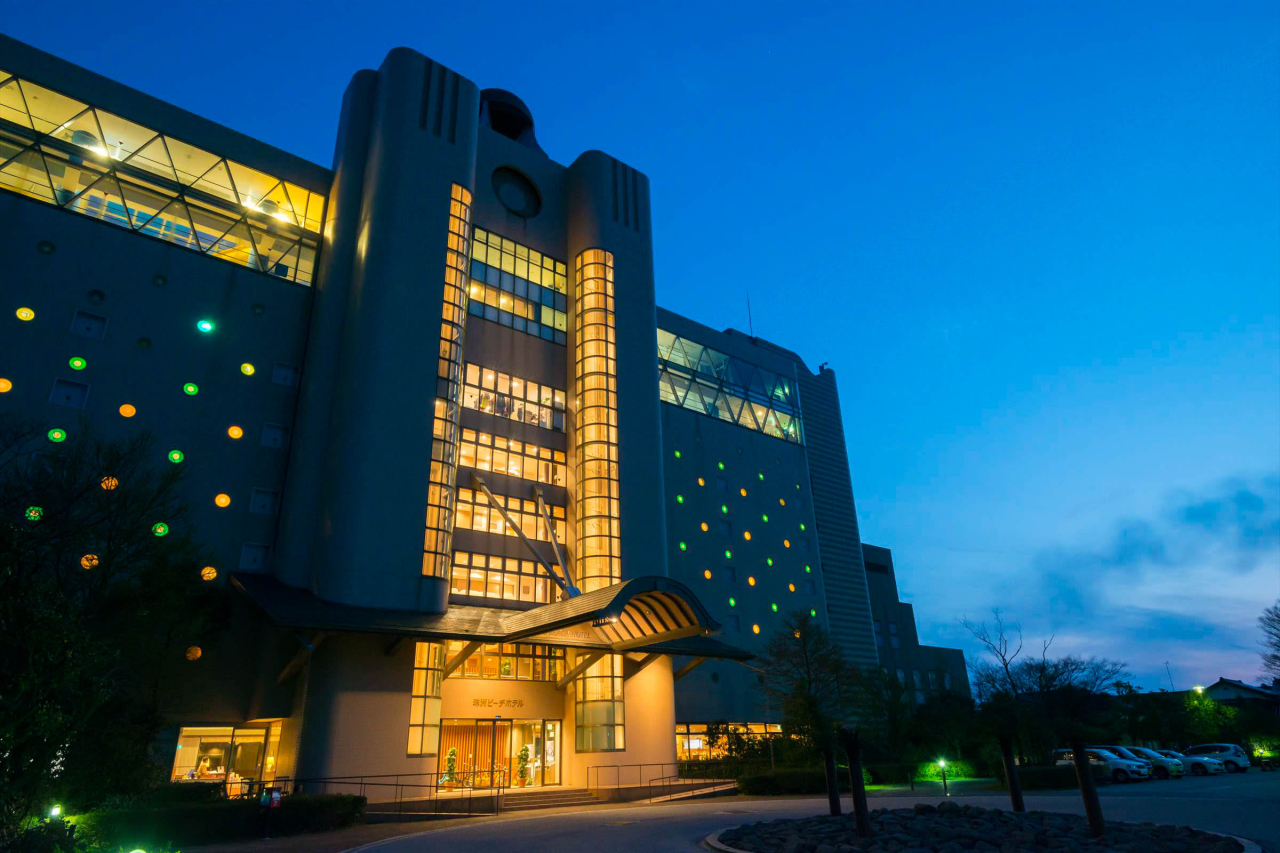 ホテル外観(夜)